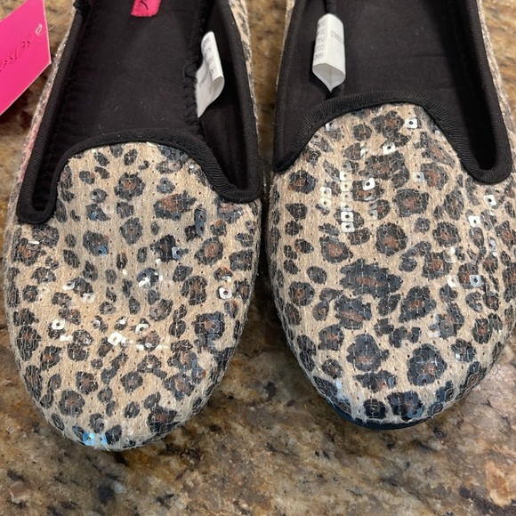 Betsey Johnson sequin leopard print flats slippers XL 11-12 - Picture 3 of 4